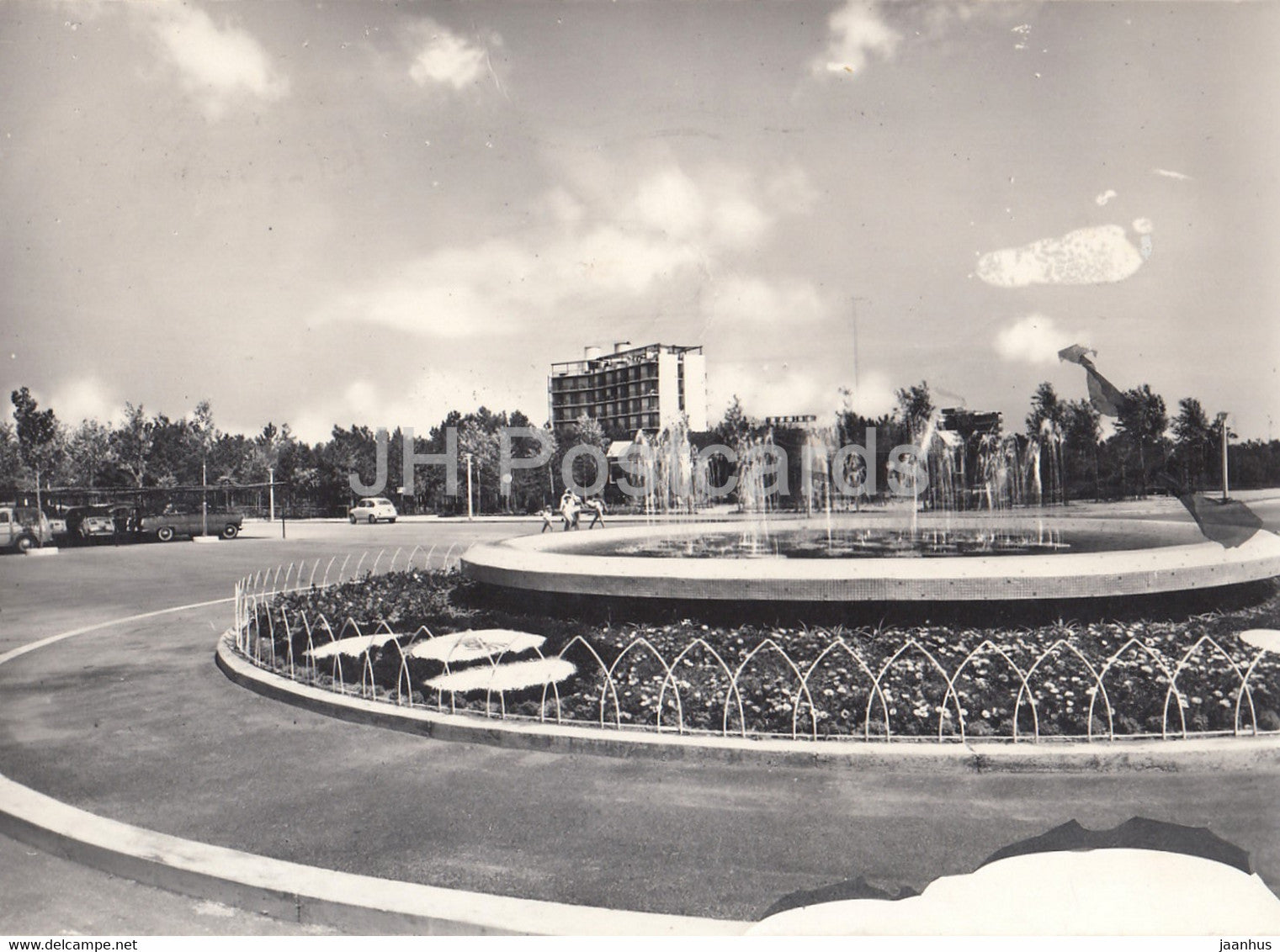 Lignano Pineta - Fontana - old postcard - 1959 - Italy - used - JH Postcards