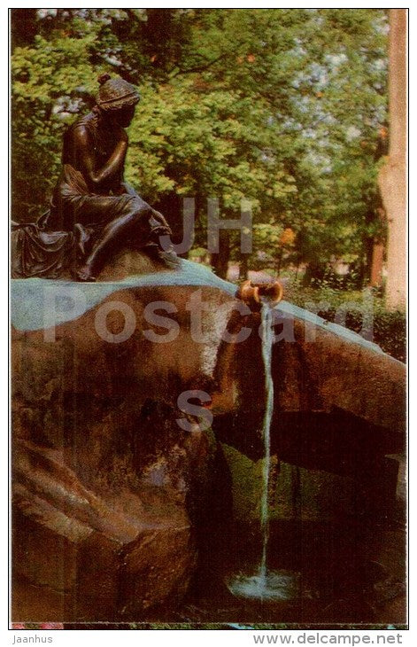 Catherine Park - Girl with a Jug fountain - Tsarskoye Selo - Pushkin - 1972 - Russia USSR - unused - JH Postcards