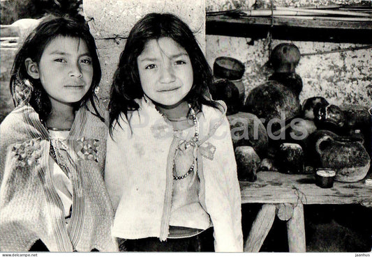 Zinacantan - Chiapas - potters - children - girl - folk costumes - AT 72 - Mexico - unused - JH Postcards