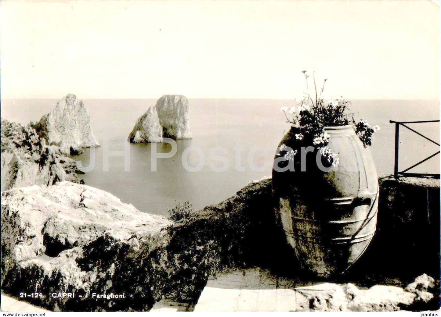 Capri - Fraglioni - 21-124 - old postcard - Italy - unused - JH Postcards