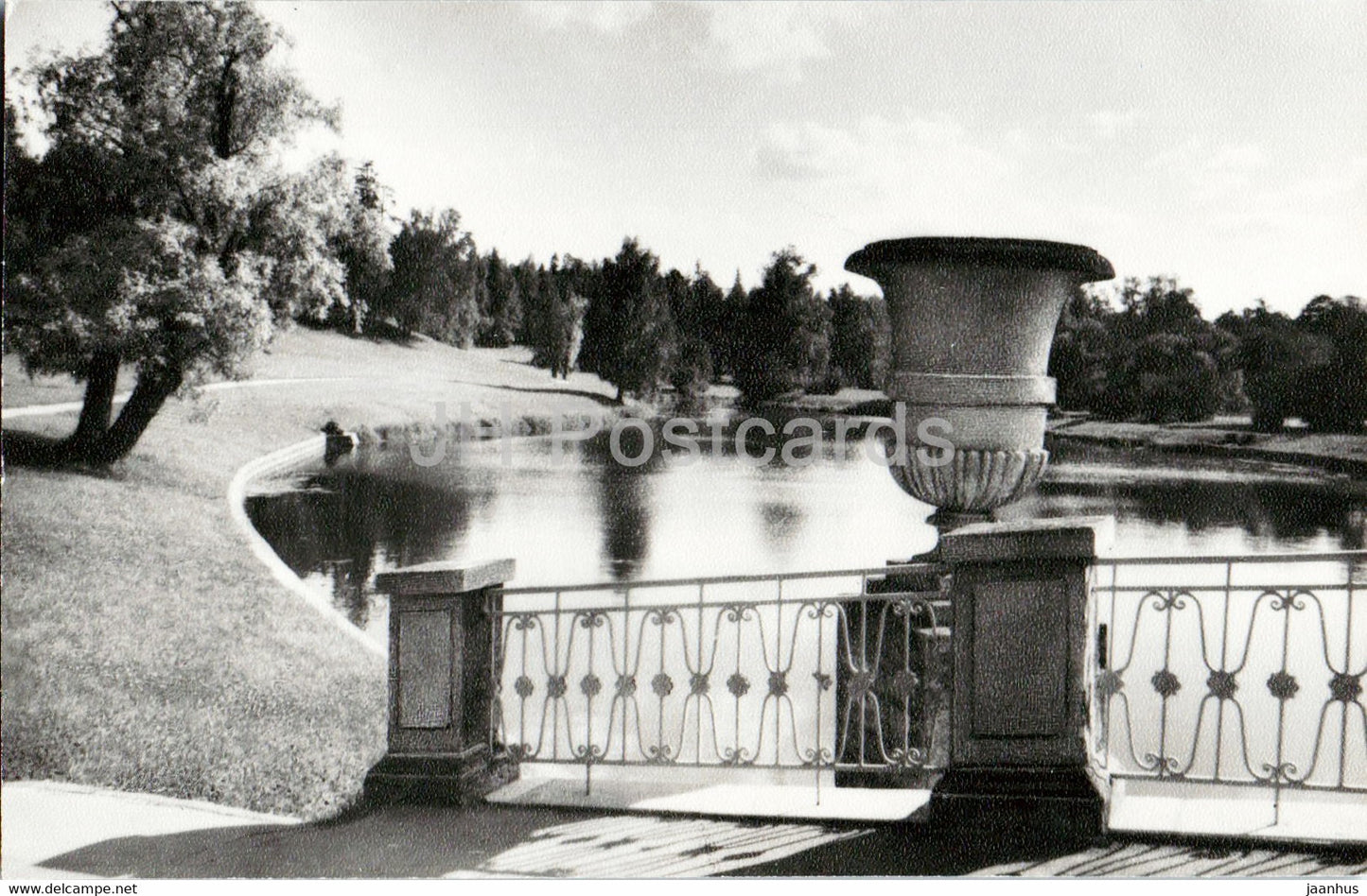 Pavlovsk Park - Viskontiev bridge - 1984 - Russia USSR - unused - JH Postcards