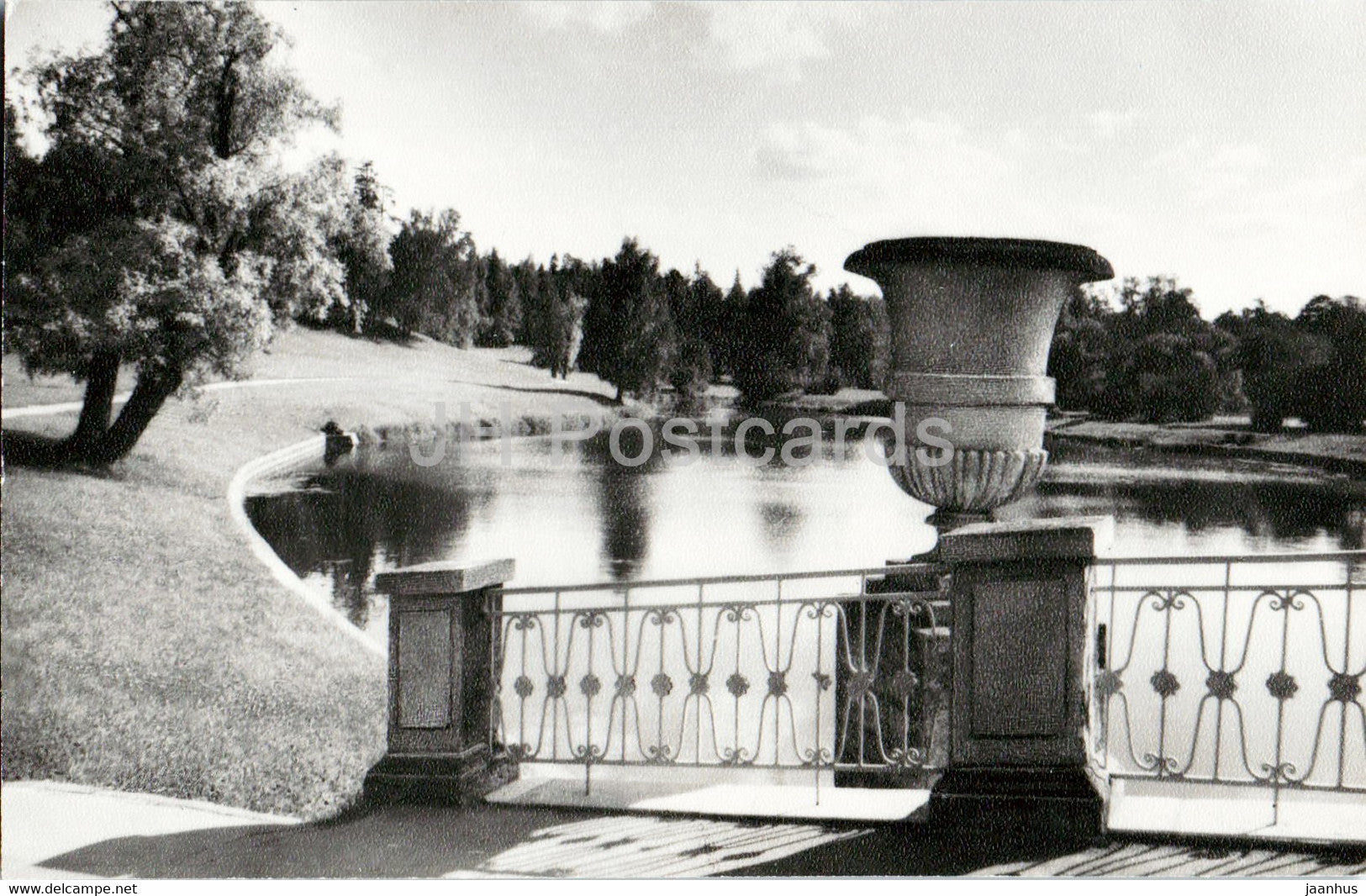Pavlovsk Park - Viskontiev bridge - 1984 - Russia USSR - unused - JH Postcards