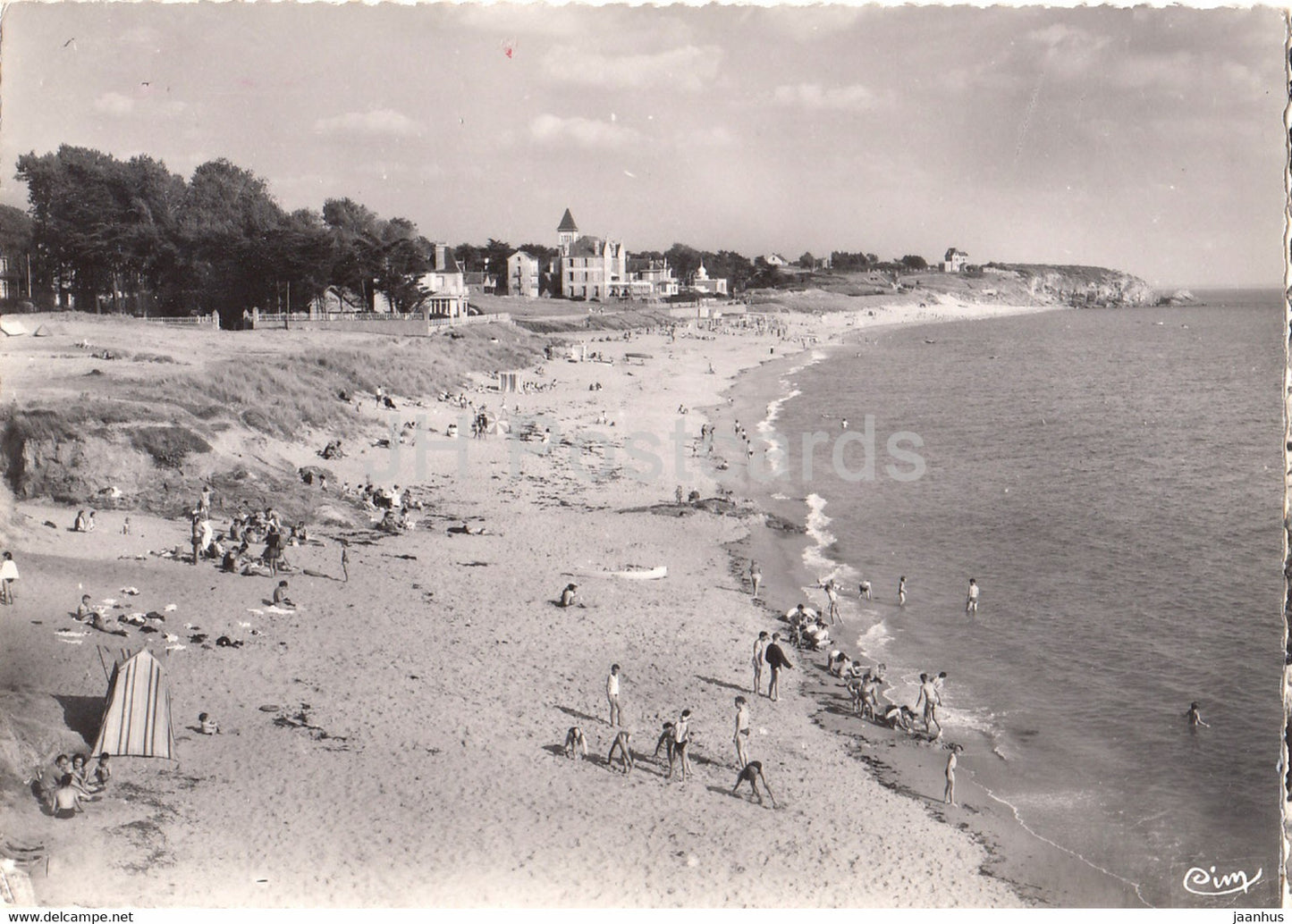 Ste Marguerite Plage - La Plage - beach - France - used - JH Postcards