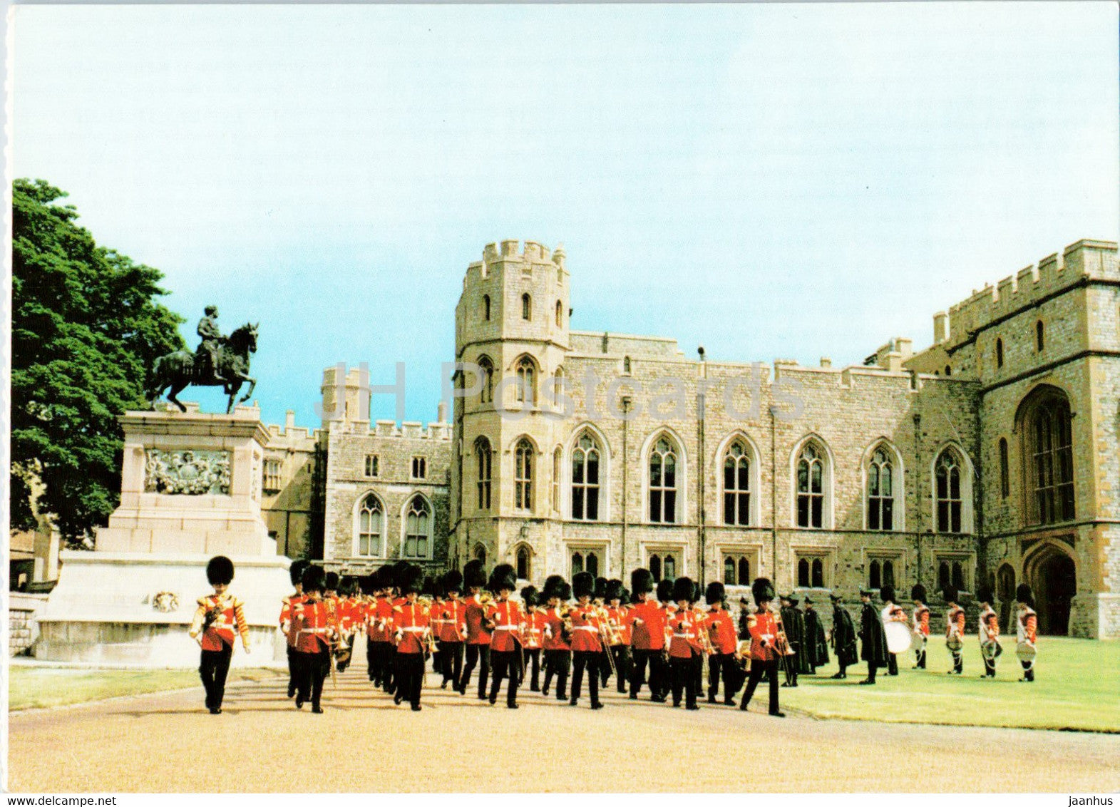 Band of the Irish Guards in the Quadrangle - Windsor Castle - England - United Kingdom - unused - JH Postcards