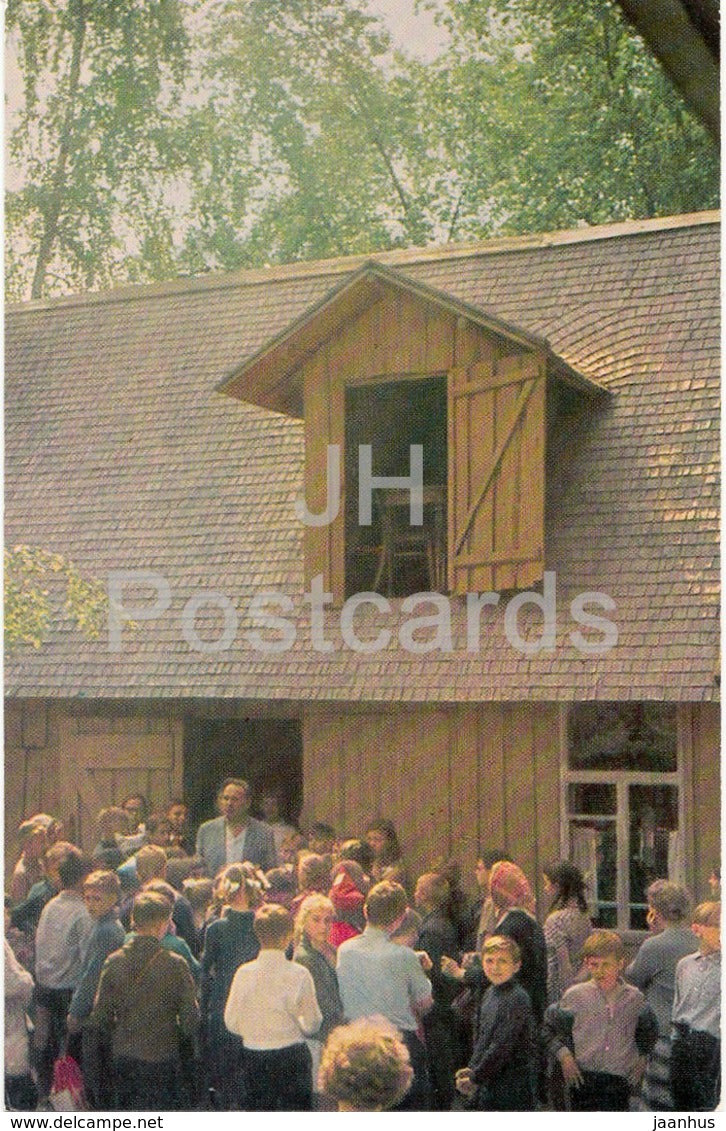 Razliv - Group of Workers visiting The Barn - Lenin Memorial - 1969 - Russia USSR -  unused - JH Postcards