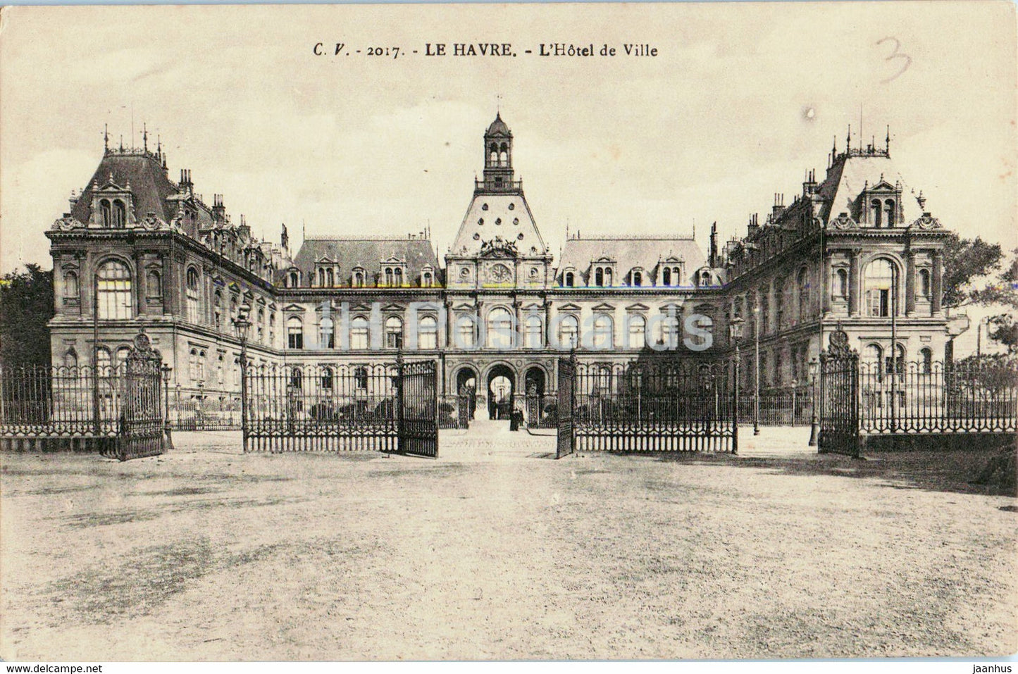 Le Havre - L'Hotel de Ville - 2017 - old postcard - France - unused - JH Postcards