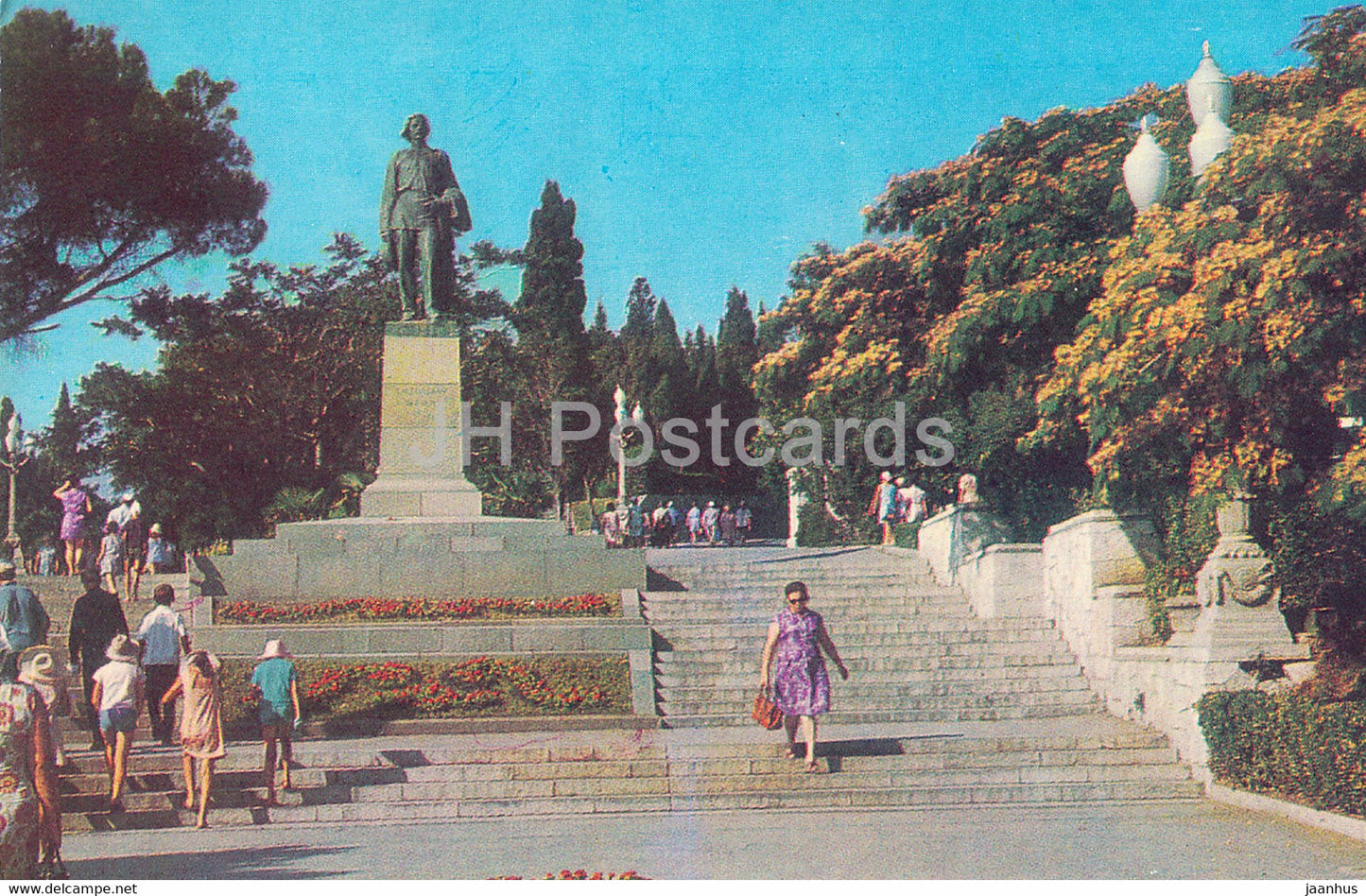 Yalta - Crimea - monument to Russian writer Gorky - 1977 - Ukraine USSR - unused - JH Postcards