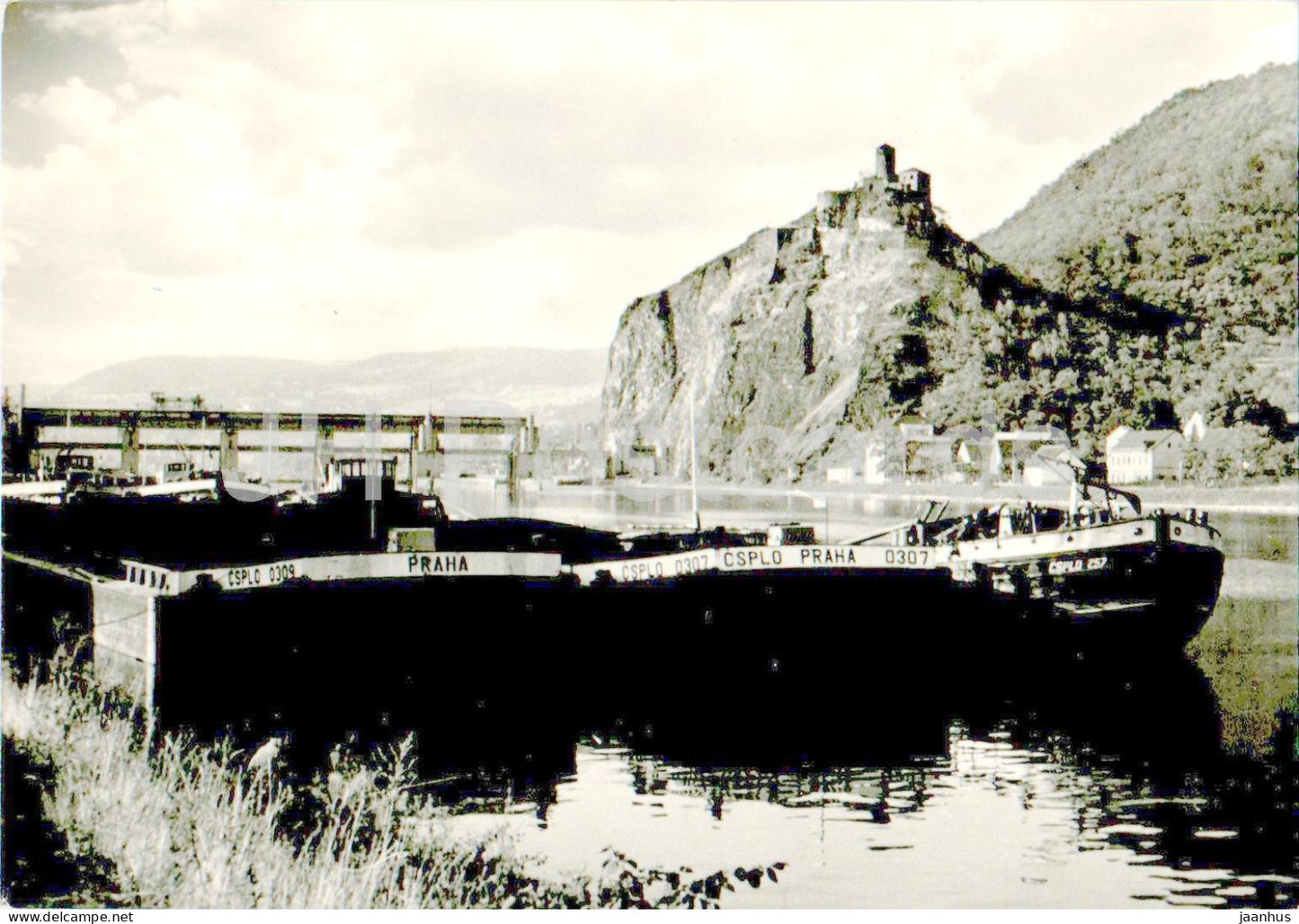 Hrad Strekov - View from Vanov of the rock with the castle - boat - 12 - Czech Repubic - Czechoslovakia - unused - JH Postcards