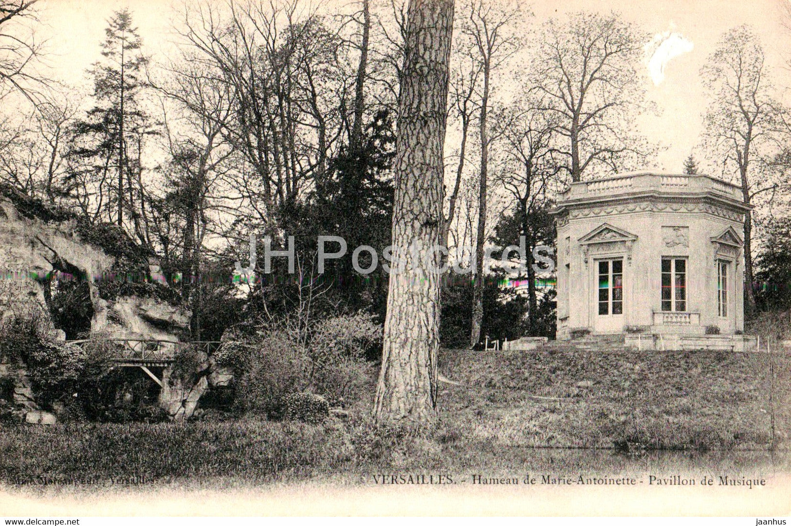 Versailles - Hameau de Marie Antoinette - Pavillon de Musique - old postcard - France - unused - JH Postcards