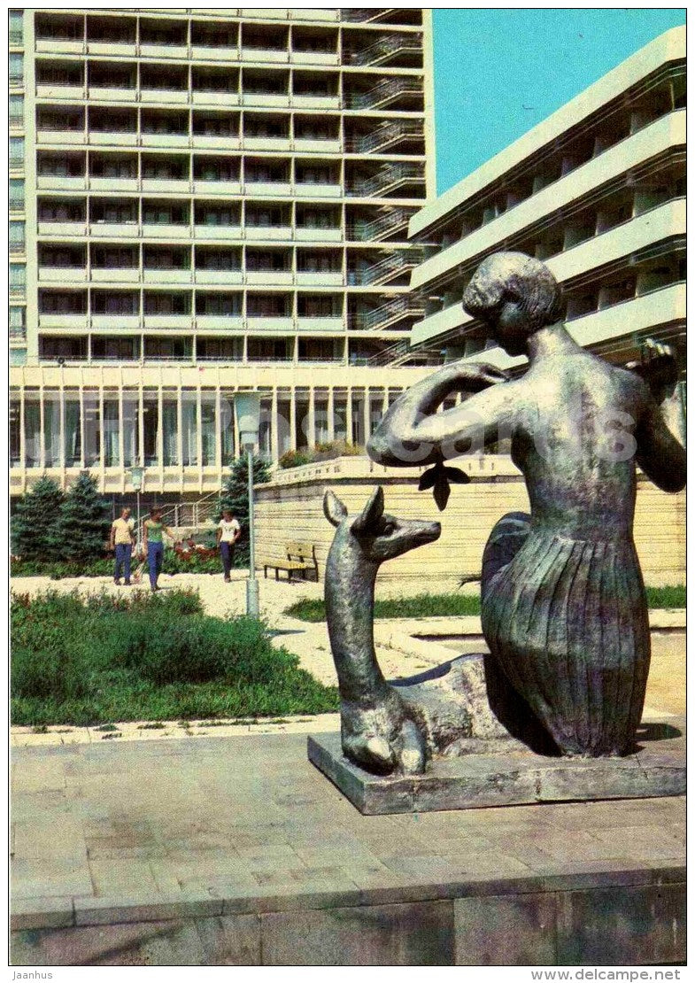 Holiday House Golden Grove - sculpture - Sochi - 1981 - Russia USSR - unused - JH Postcards