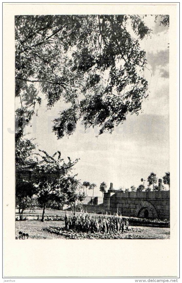 The Terrace - Piskaryovskoye Memorial Cemetery - Leningrad - 1971 - Russia USSR - unused - JH Postcards