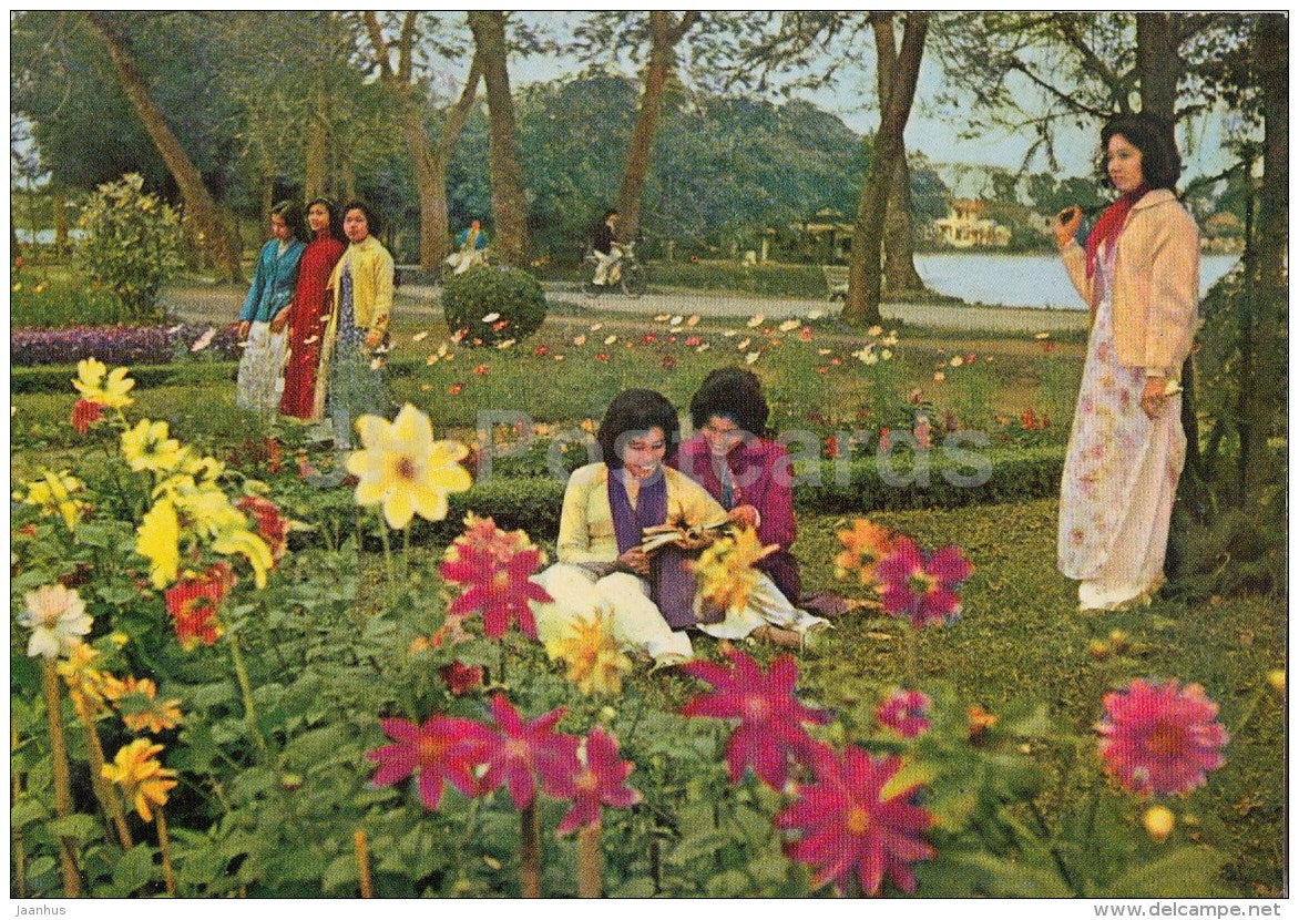 The Youth Road - women - Hanoi - old postcard - Vietnam - unused - JH Postcards