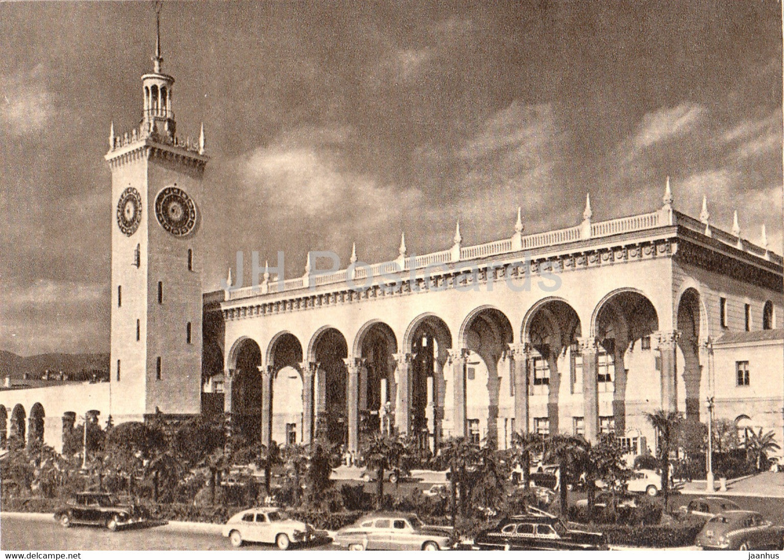 Sochi - railway station - cars - 1958 - Russia USSR - unused - JH Postcards