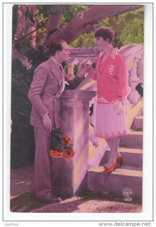 man and woman - flowers - couple - NOYER 1652 - old postcard - circulated in Estonia 1929 - used - JH Postcards