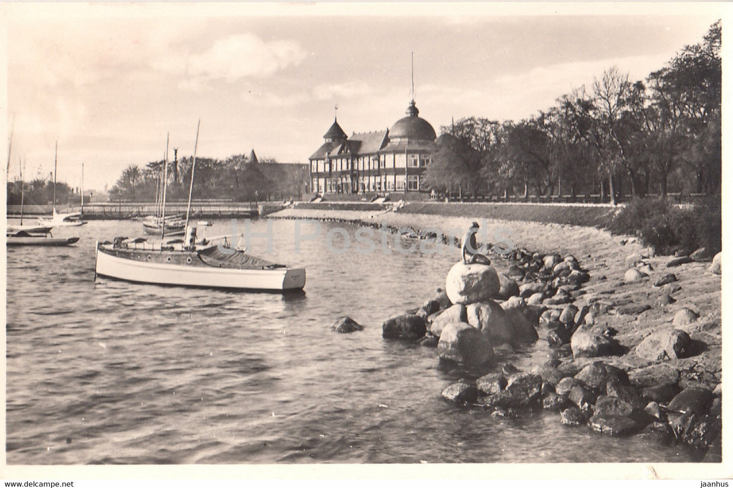 Copenhagen - The Yacht Pavilion and the little Sea Nymph Langelinie - boat - old postcard - 1938 - Denmark - used - JH Postcards