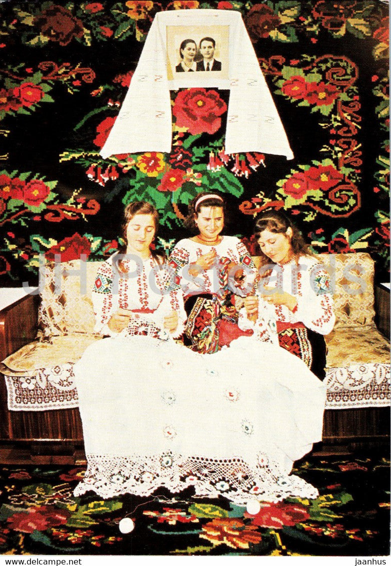Casa Mare - needlewomen - handicraft - folk costumes - 1980 - Moldova USSR - unused - JH Postcards