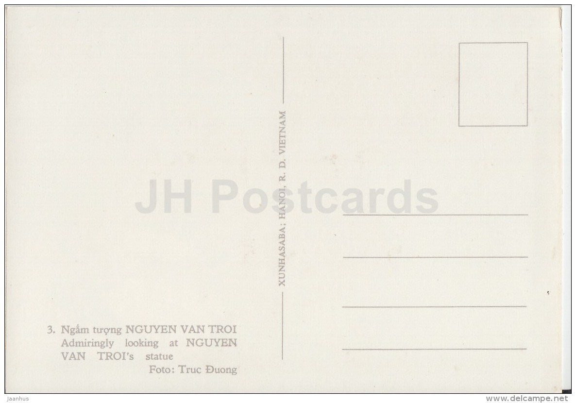 Admiringly looking at Nguyen van Troi´s statue - pioneer - boy - Hanoi - old postcard - Vietnam - unused - JH Postcards