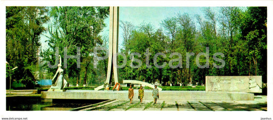 Fergana and Fergana Valley - monument to the fighters for Soviet power - 1974 - Uzbekistan USSR - unused - JH Postcards