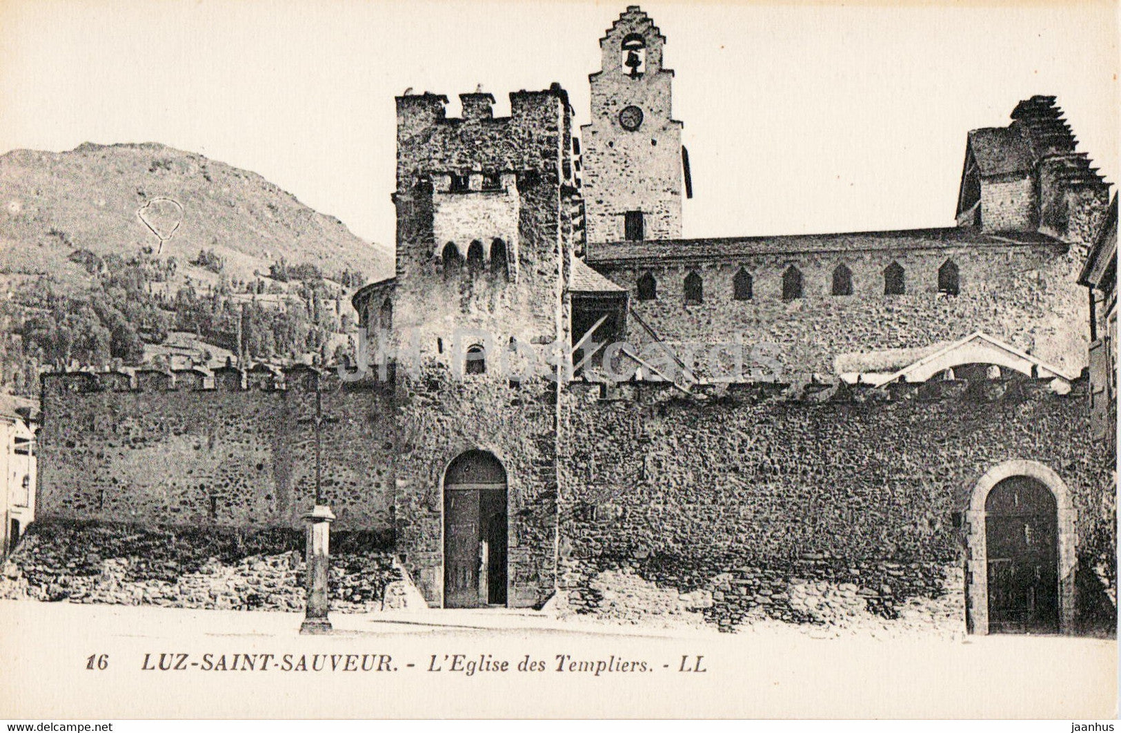 Luz Saint Sauveur - L'Eglise des Templiers - church - 16 - old postcard - France - unused - JH Postcards