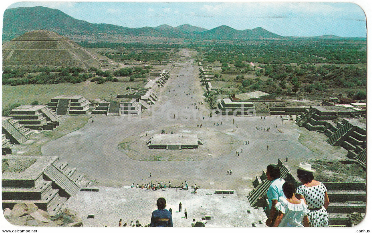 La Plaza de la Luna y la Calzada de los Muertos - Plaza of the Moon - Ave. of the Dead - pyramid - 1982 - Mexico - used - JH Postcards