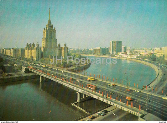 Moscow - View of the Moskva river and Ukraina hotel - bus Ikarus - 1985 - Russia USSR - unused - JH Postcards