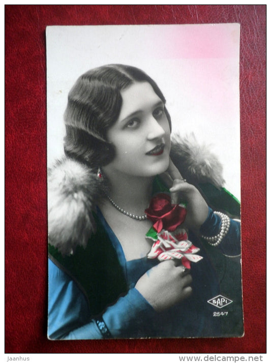 lady - red rose - flowers - SAPI 2547 - old postcard - circulated in Estonia - used - JH Postcards