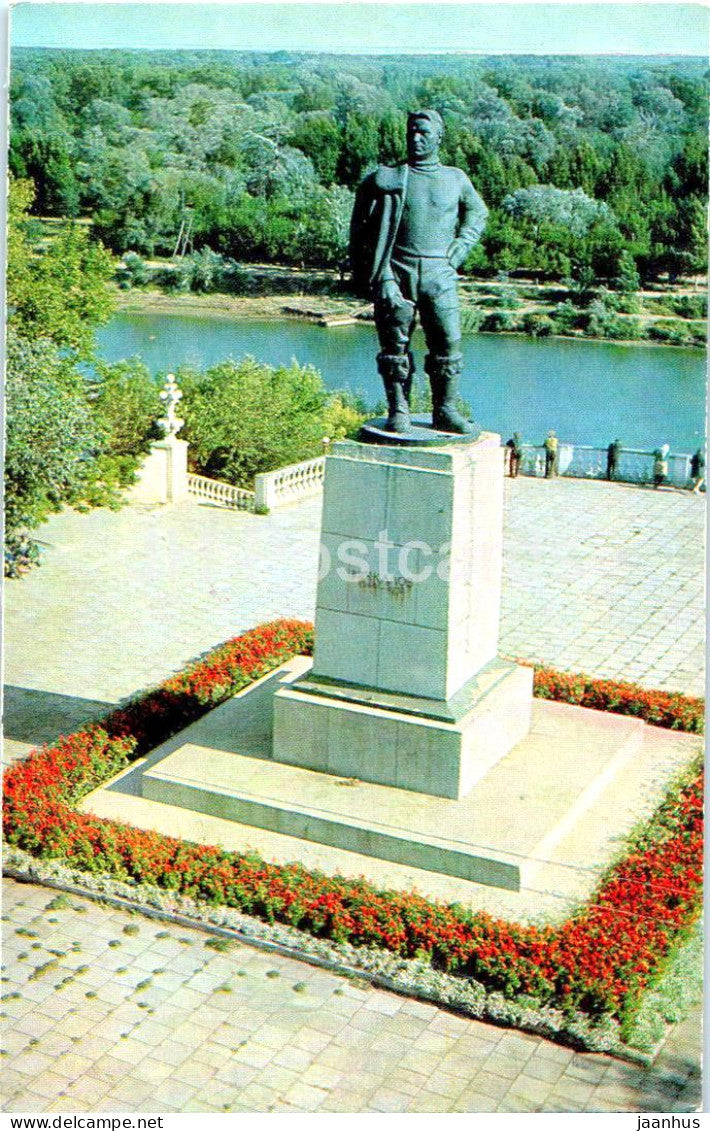 Orenburg - monument to Russian pilot V. Chkalov - 1973 - Russia USSR - unused - JH Postcards