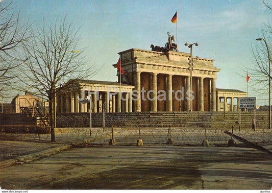 Berlin - Das Branderburger Tor nach dem 13 August 1961 - 1977 - Germany - used - JH Postcards