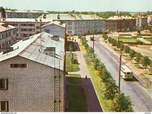 Valmiera - Lenin Street - bus - old postcard - Latvia USSR - unused - JH Postcards