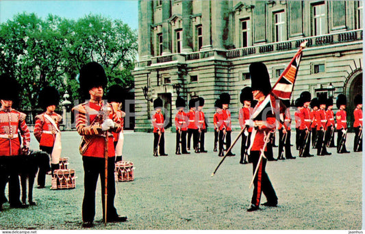 London - Changing the Guards Ceremony at Buckingham Palace - 191 - England - United Kingdom - used - JH Postcards