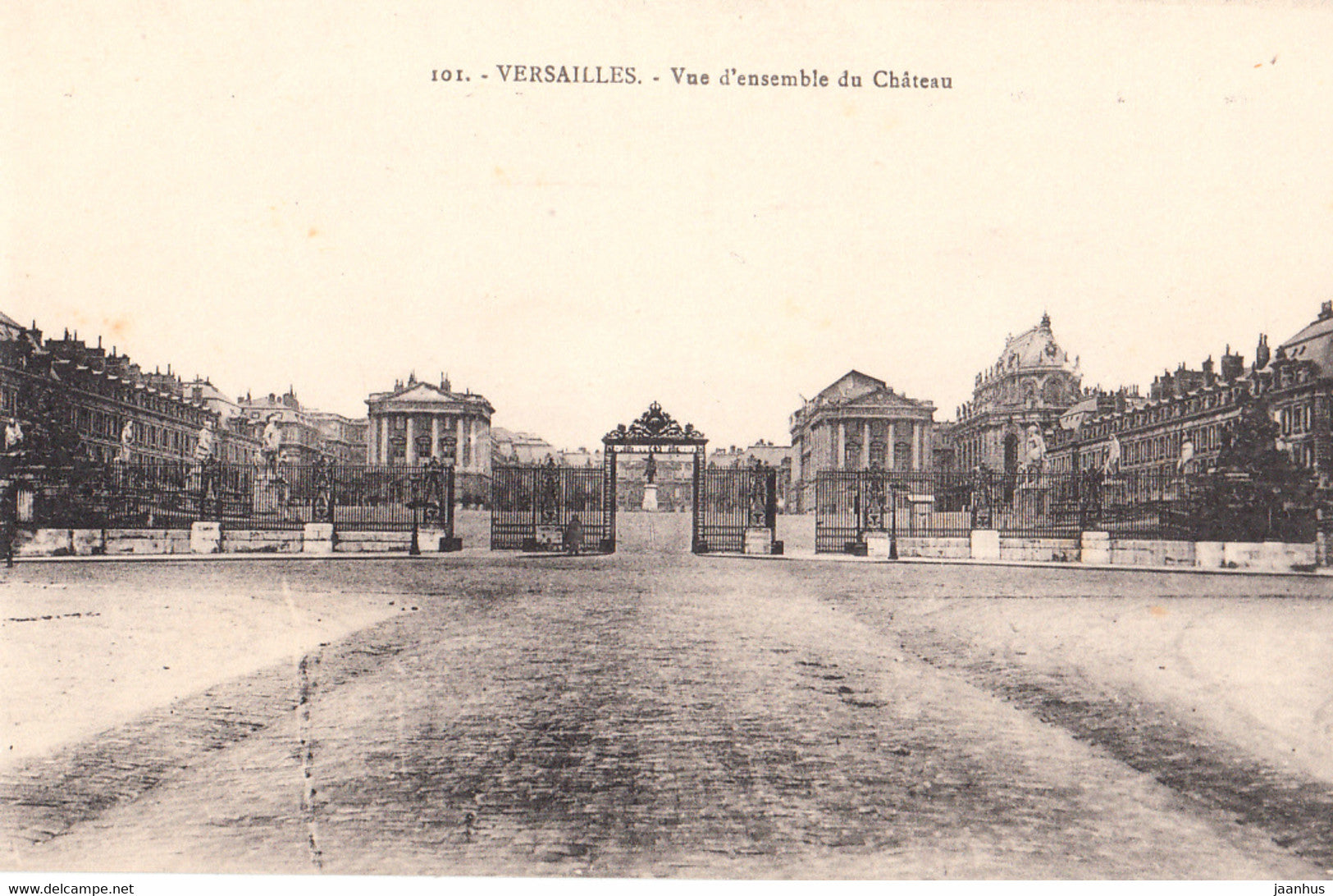 Versailles - Vue d'ensemble du Chateau - old postcard - 101 - France - unused - JH Postcards