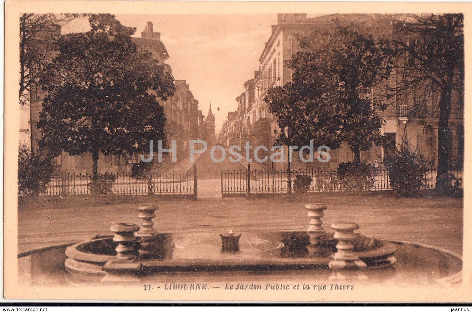 Libourne - Le Jardin Public et la rue Thiers - 27 - old postcard - France - used - JH Postcards
