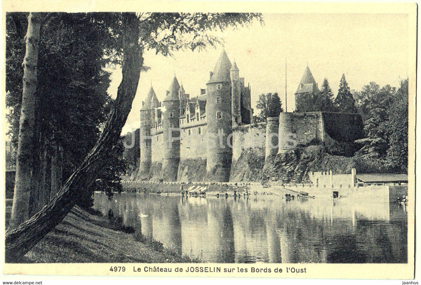 Chateau de Josselin sur les Bords de l'Oust - castle - 4979 - old postcard - France - unused - JH Postcards