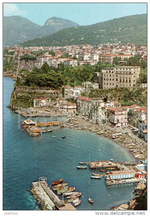 panorama e Marina dei pescatori - panorama and fishermen beach - Sorrento - boat - S 33 - Italia - Italy - unused - JH Postcards