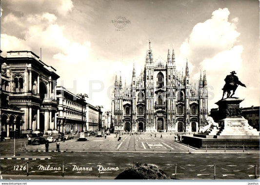 Milano - Milan - Piazza Duomo - Cathedral Square - 1226 - old postcard - 1957 - Italy - used - JH Postcards