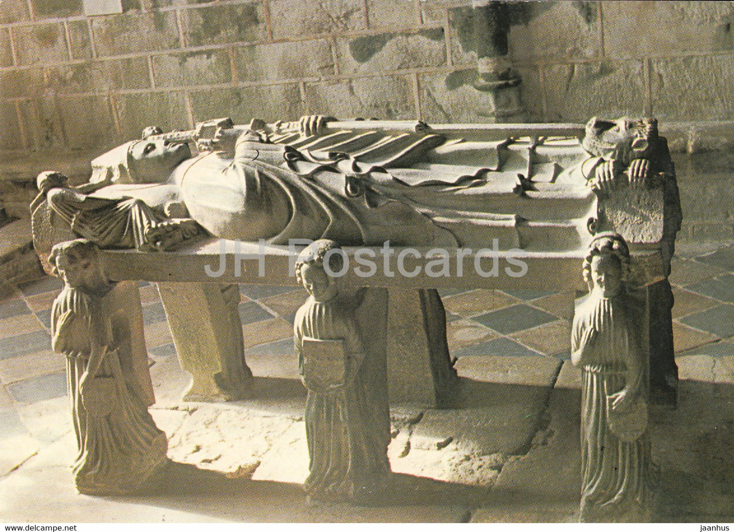 Locronan - Gisant de Saint Ronan - Granite de Kersanton - 29136 - France - unused - JH Postcards