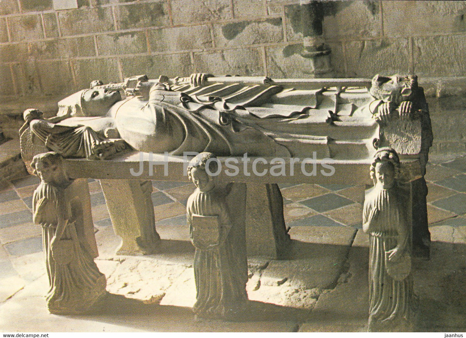 Locronan - Gisant de Saint Ronan - Granite de Kersanton - 29136 - France - unused - JH Postcards