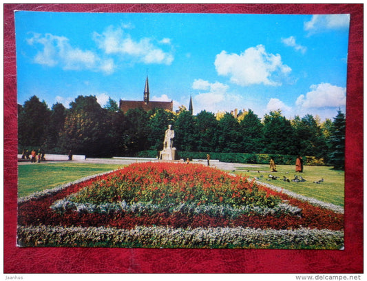 Monument to poet Rainis at Communards square - Riga - 1984 - Latvia - USSR - unused - JH Postcards