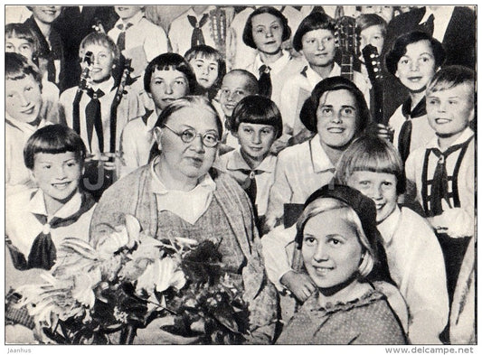 Krupskaya with the pioneers , 1936 - Nadezhda Krupskaya - 1968 - Russia USSR - unused - JH Postcards