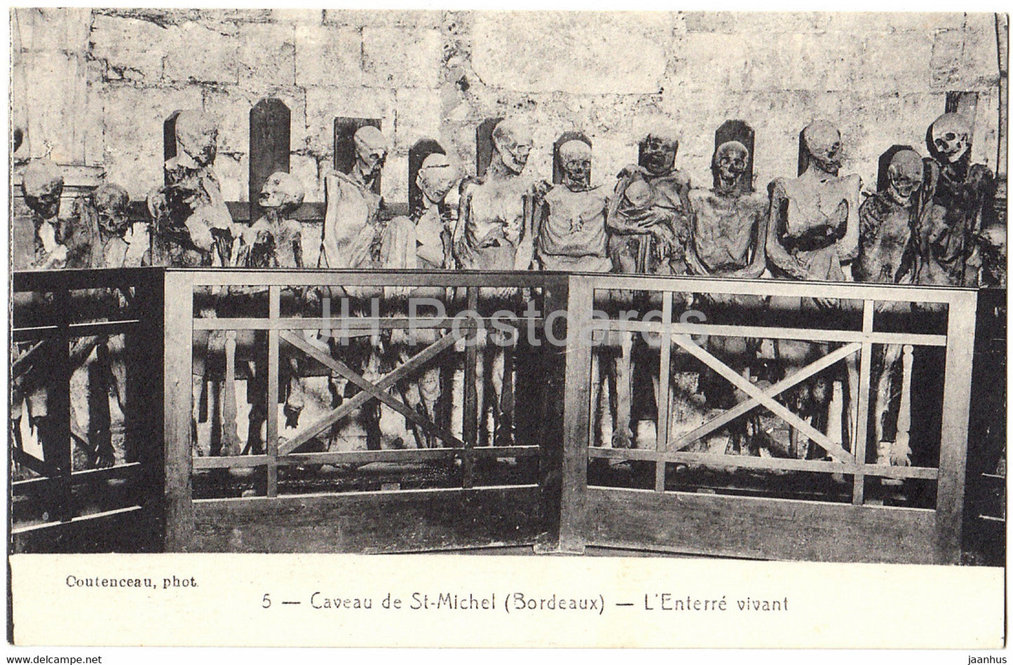 Caveau de St Michel - L'Enterre vivant - 5 - old postcard - France - unused - JH Postcards