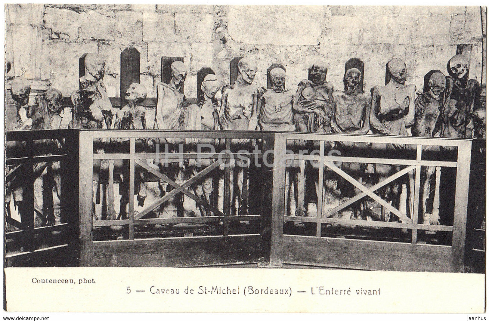 Caveau de St Michel - L'Enterre vivant - 5 - old postcard - France - unused - JH Postcards