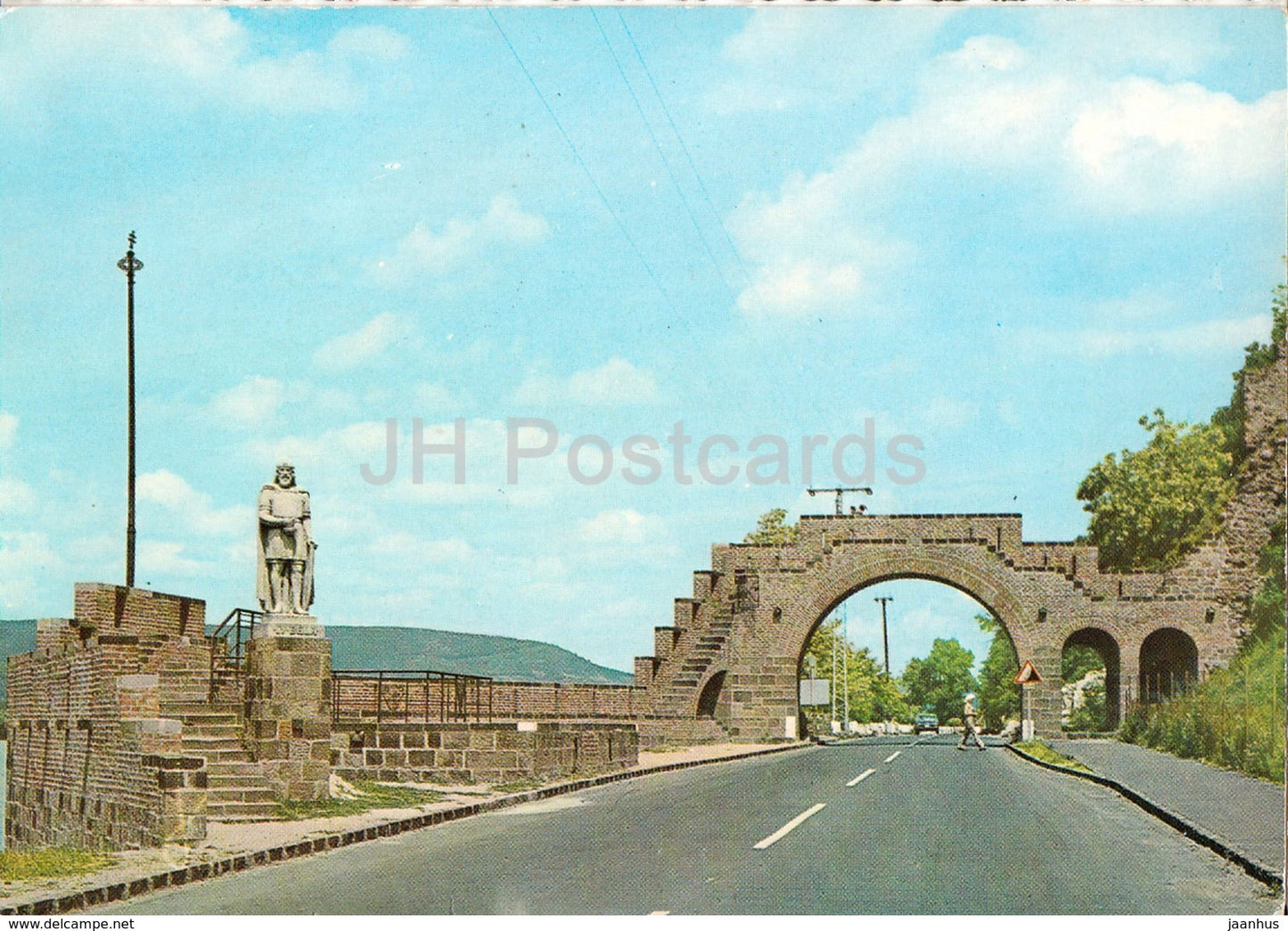 Visegrad - statue of King Bela IV - monument - 1980 - Hungary - used - JH Postcards