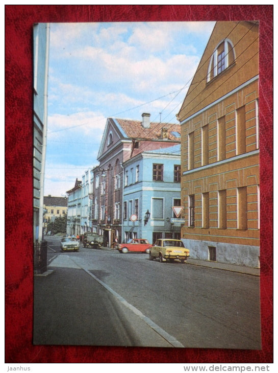 Tartu - V. Kingissepp street in the old part of Tartu 18th - 19th century - cars - 1985 - Estonia - USSR - unused - JH Postcards