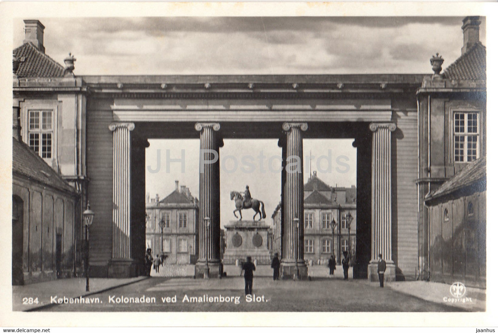 Copenhagen - Kobenhavn - Kolonaden ved Amalienborg Slot - Colonnade - 284 - old postcard - Denmark - unused - JH Postcards