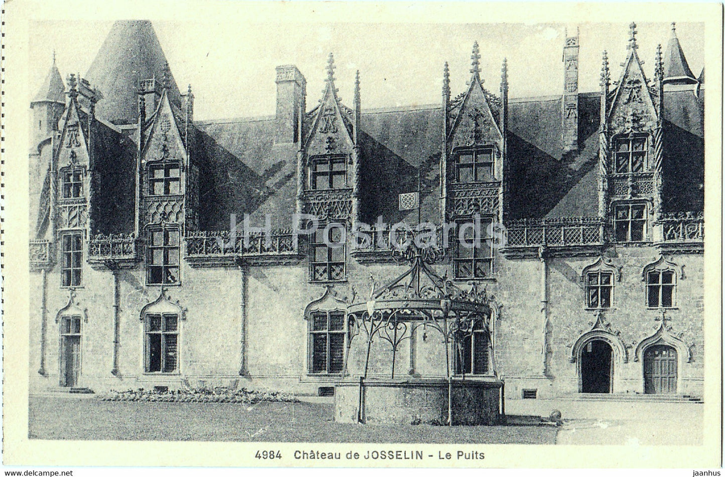 Chateau de Josselin - Le Puits - 4984 - castle - old postcard - France - unused - JH Postcards