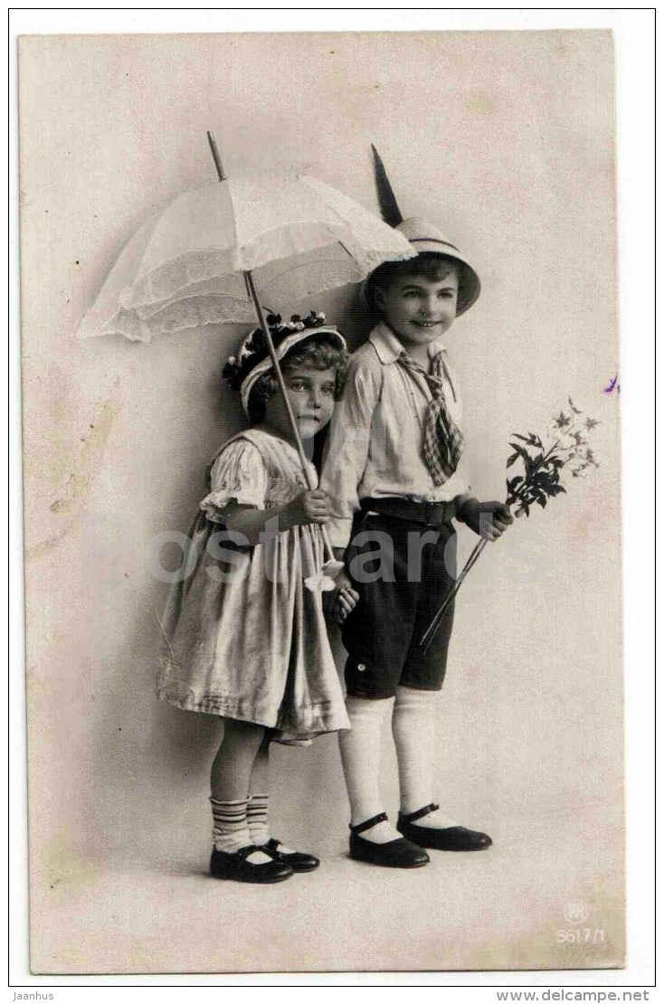 children - boy and girl - umbrella - 5617/1 - circulated in Estonia - JH Postcards