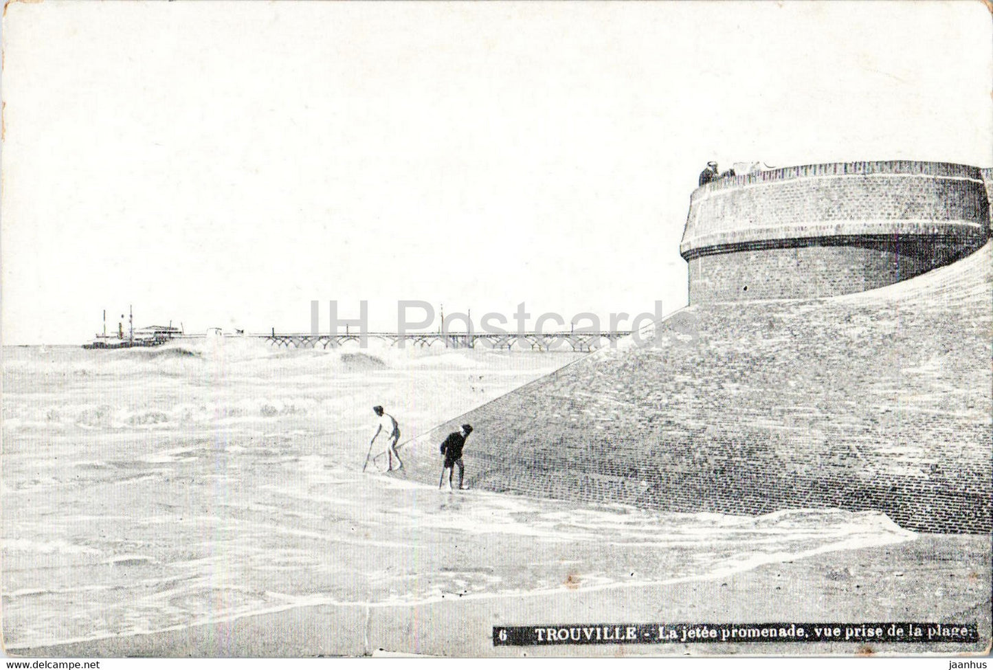 Trouville - La jetee promenade - vue prise de la plage - 6 - old postcard - France - unused - JH Postcards