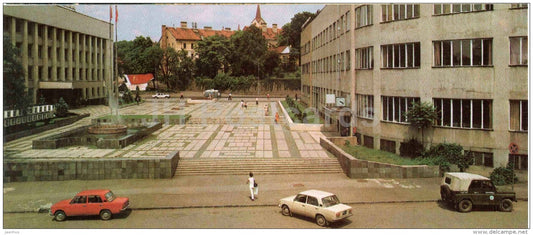 the Heroes of Space square - car Zhiguli , UAZ - Uzhgorod - Uzhhorod - 1986 - Ukraine USSR - unused - JH Postcards