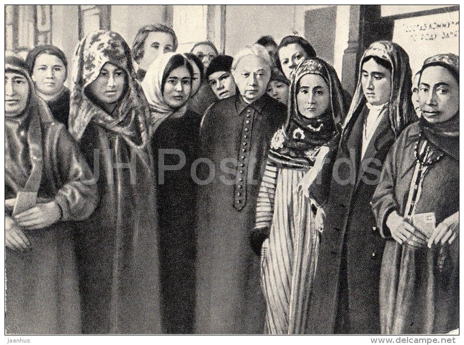 Krupskaya among the delegates of All-Union Meeting of Women of East - Nadezhda Krupskaya - 1968 - Russia USSR - unused - JH Postcards
