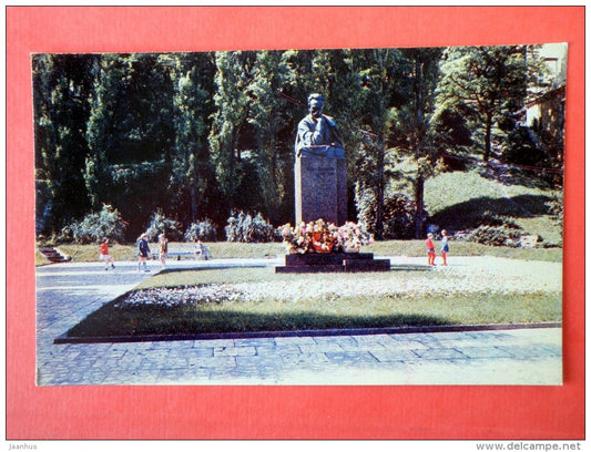 monument to Ivan Franko - monument - Kiev - Kyiv - 1970 - Ukraine USSR - unused - JH Postcards